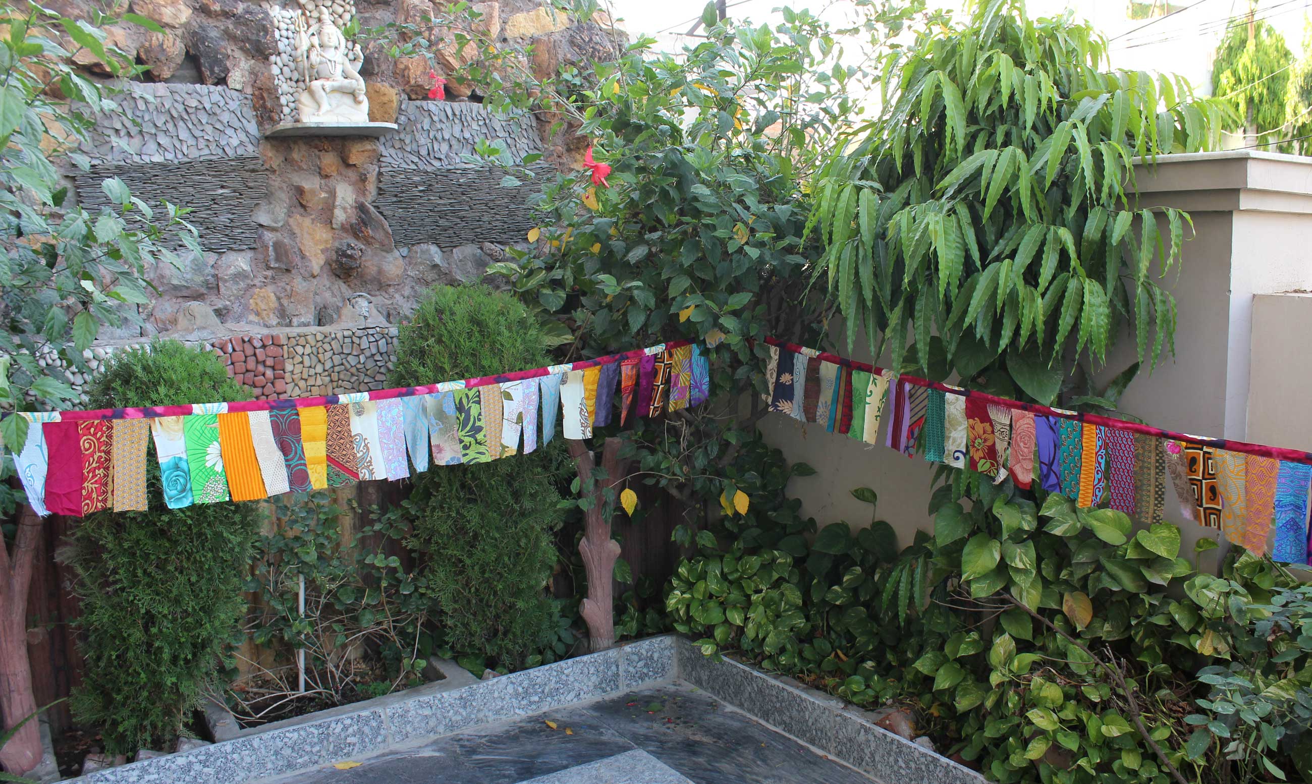Mango Gifts Handmade Multicolour Indian Vintage Recycled Sari Saree Large Flag Bunting Garlands for Party Garden Outhouse and Patio Decoration
